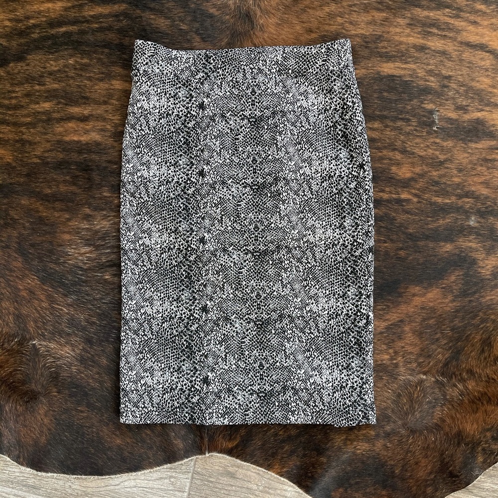 Badgley Mischka snake skin print pencil skirt